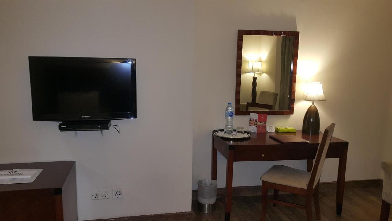 Savoey Hotel Lahore Exterior photo