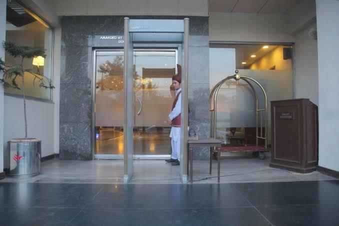 Savoey Hotel Lahore Exterior photo